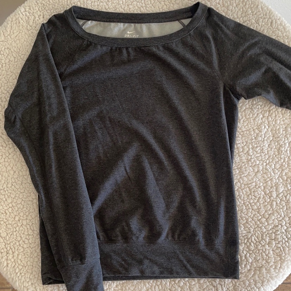 Nike dark gray scoop neck long sleeve small